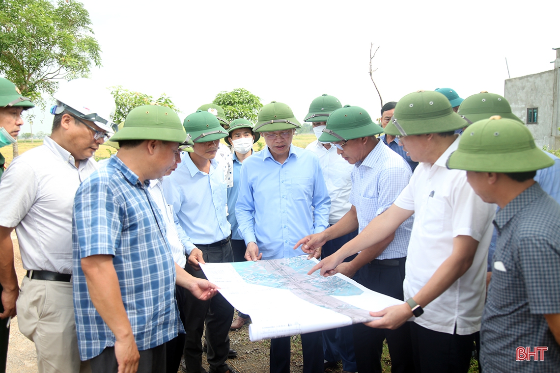 Tổ chức lấy ý kiến về nội dung lập Quy hoạch tổng mặt bằng Khu tái định cư xứ đồng Làng Nam và Mở rộng nghĩa trang Nam Thạch, xã Thạch Hà, tỉnh Hà Tĩnh phục vụ Dự án đường sắt tốc độ cao Bắc - Nam