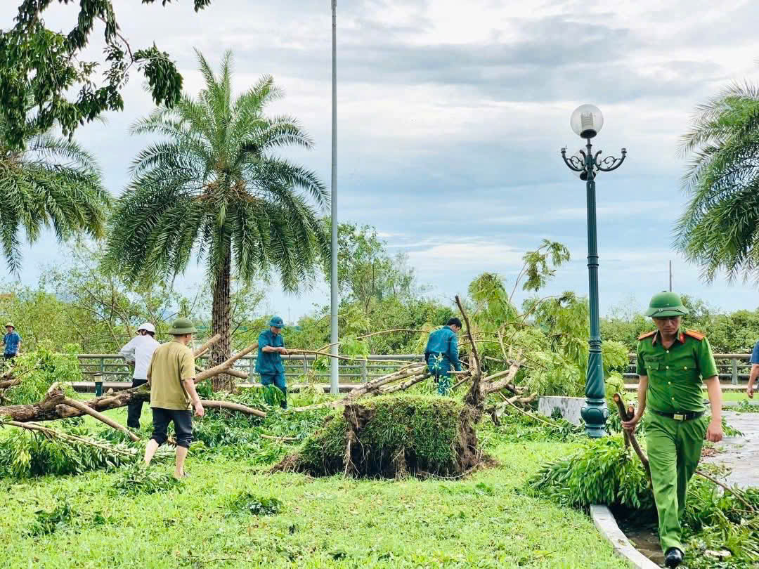 Nỗ lực khắc phục hậu quả sau bão số 5 