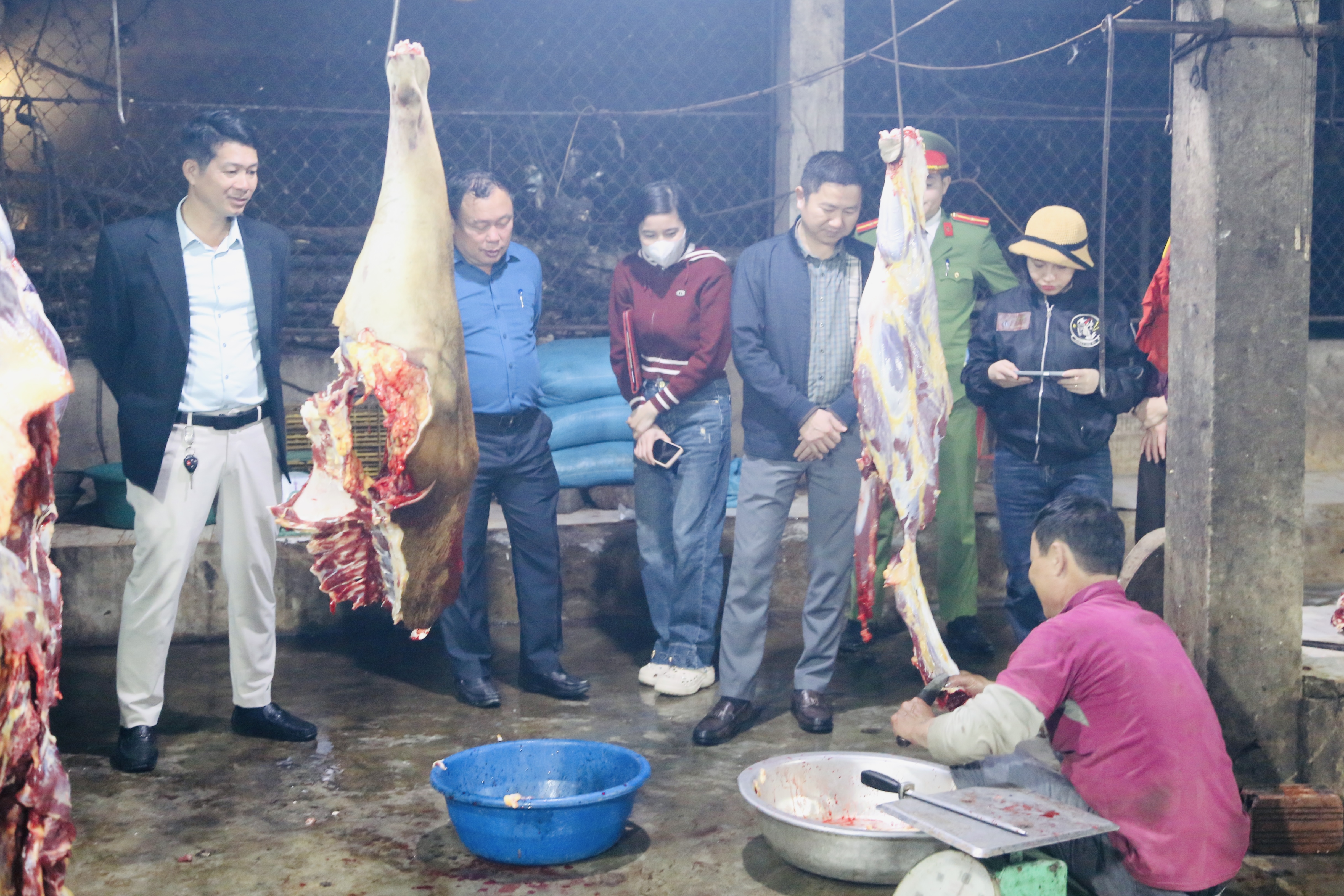 Thạch Hà siết chặt công tác quản lý giết mổ gia súc tập trung, kinh doanh sản phẩm gia súc tại các chợ trước Tết Nguyên đán