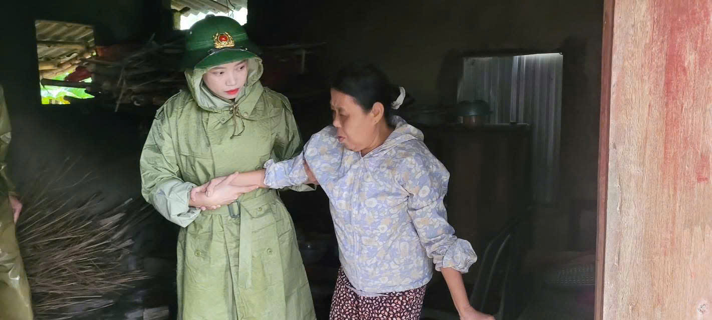 Khẩn trương di dời các hộ dân vùng nguy hiểm trước khi bão đổ bộ 