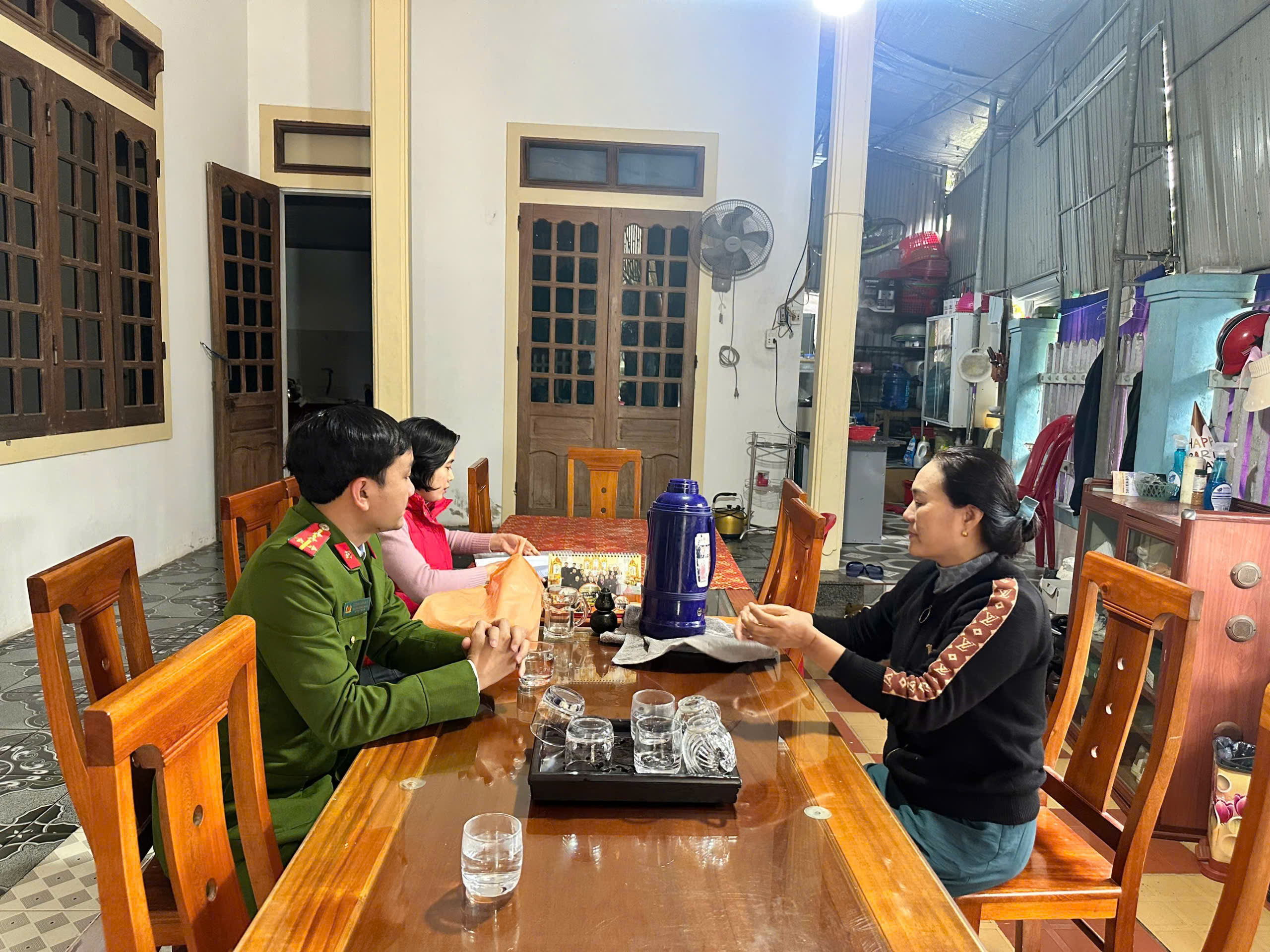 Xã Thạch Hà tuyên truyền chống khai thác thủy hải sản bất hợp pháp