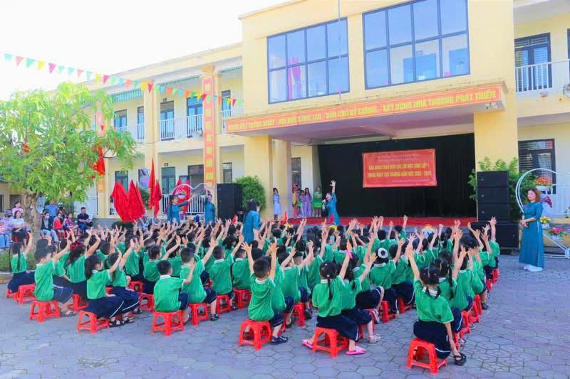 Hơn 67.000 học sinh Hà Tĩnh náo nức trong ngày tựu trường 