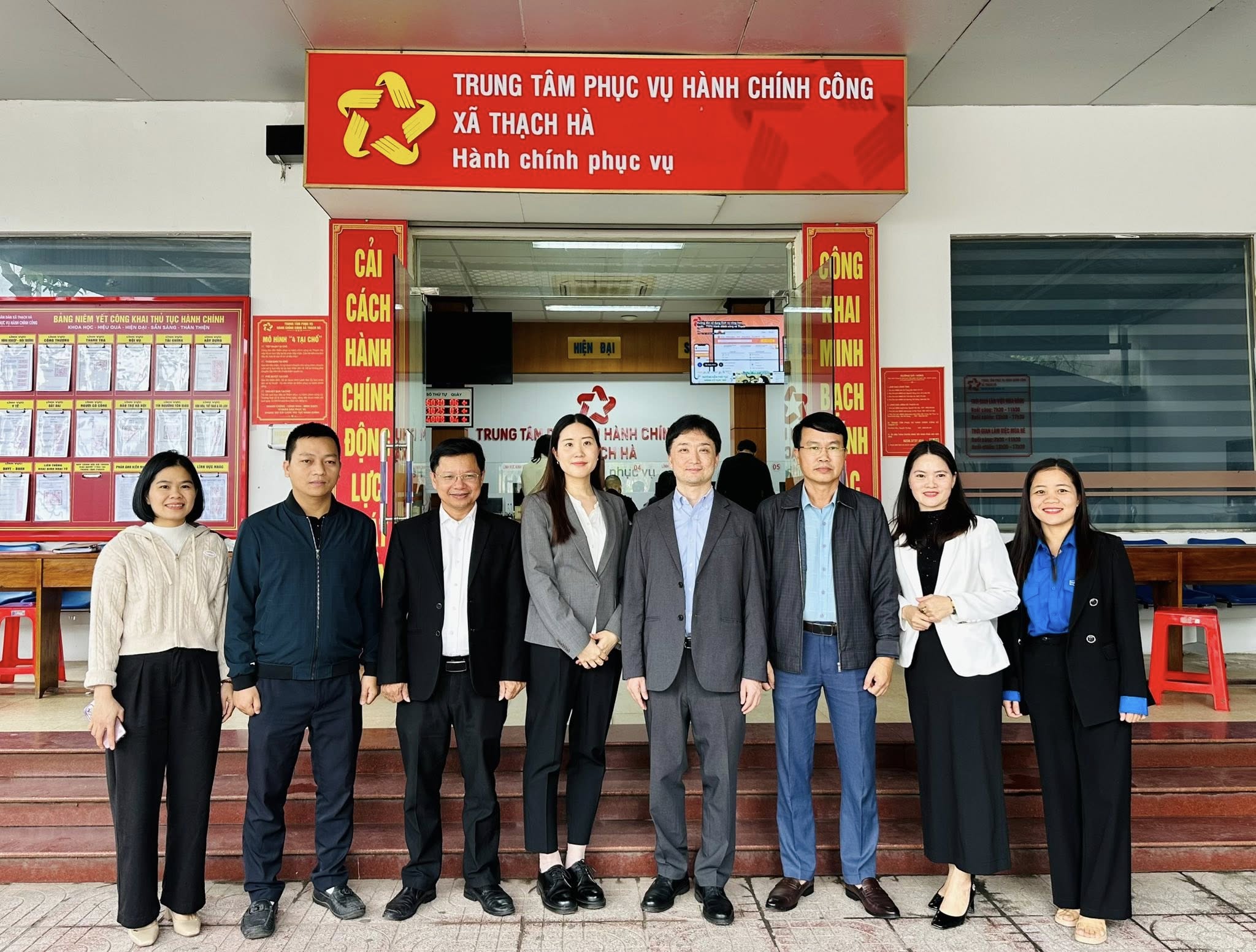 Đoàn công tác cơ quan hợp tác Quốc tế Nhật Bản (jica) tại Việt Nam tham quan Trung tâm Phục vụ Hành chính công xã Thạch Hà