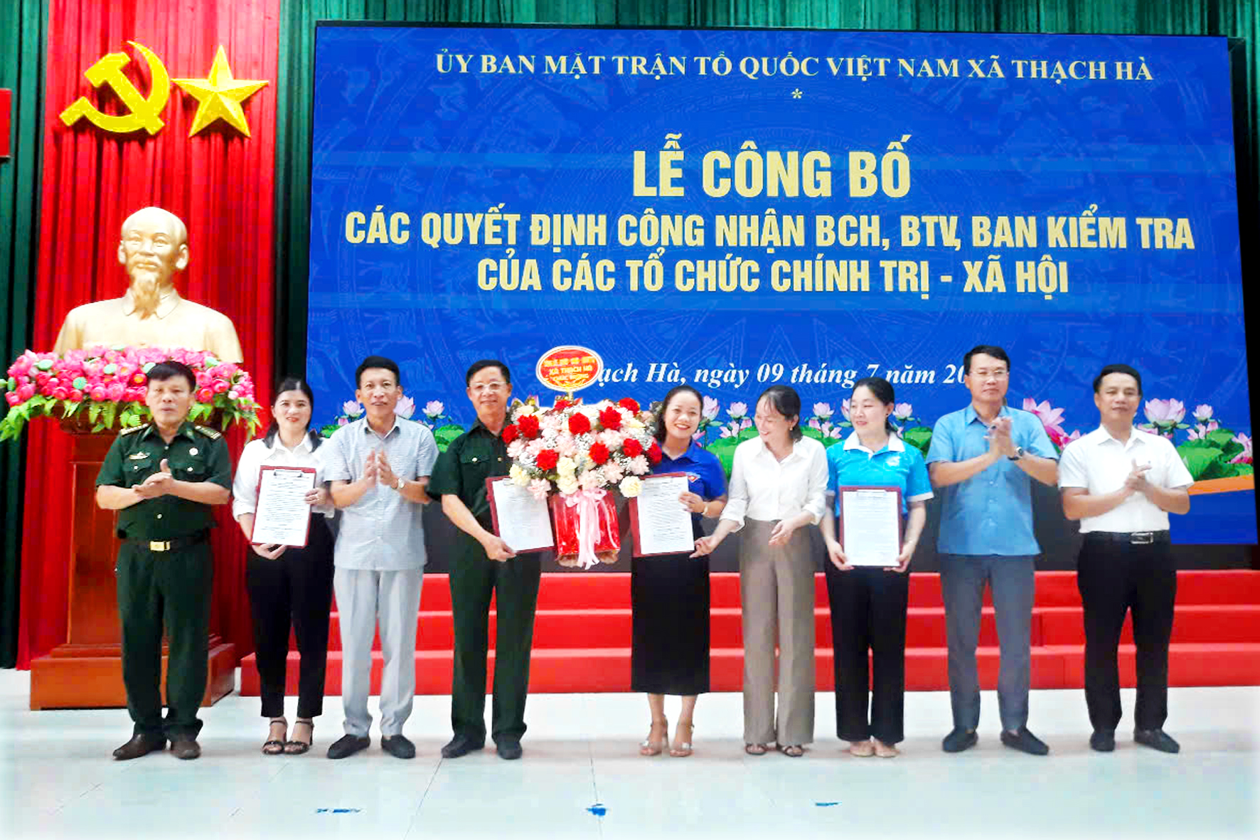 CÔNG BỐ CÁC QUYẾT ĐỊNH CÔNG NHẬN CÁC CHỨC DANH TỔ CHỨC CHÍNH TRỊ - XÃ HỘI XÃ THẠCH HÀ 