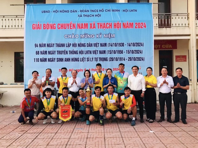 Đội Bình Dương vô địch giải bóng chuyền nam xã Thạch Hội năm 2024