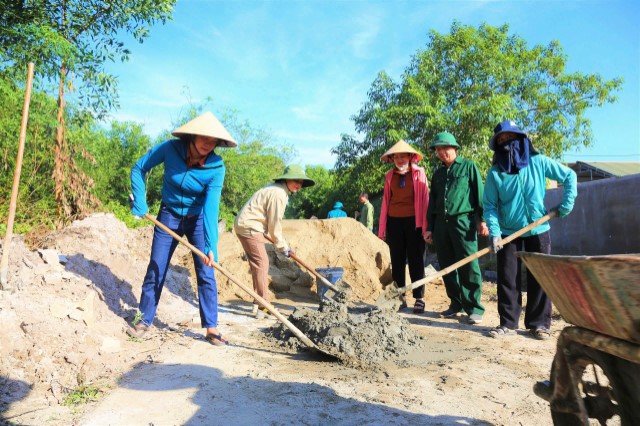 Cán bộ, hội viên Hội CCB huyện Thạch Hà nhiệt tình giúp xã Thạch Sơn xây dựng NTM nâng cao 