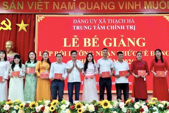 Bế giảng lớp bồi dưỡng nhận thức về Đảng khóa V năm 2026