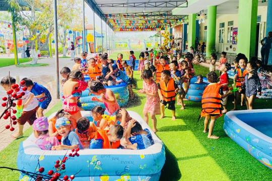 Sôi động Festival Water tại Trường Mầm non Thạch Long: Vui hè bổ ích, an toàn cho trẻ 