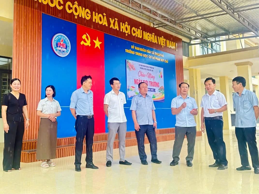 Thường trực HĐND xã Thạch Hà khảo sát các dự án đầu tư lĩnh vực giáo dục
