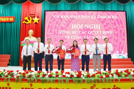 Thạch Hà công bố quyết định về công tác cán bộ