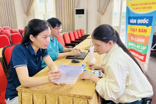 Thạch Hà sôi nổi phiên tuyển dụng lao động làm việc tại các doanh nghiệp, dự án trong tỉnh