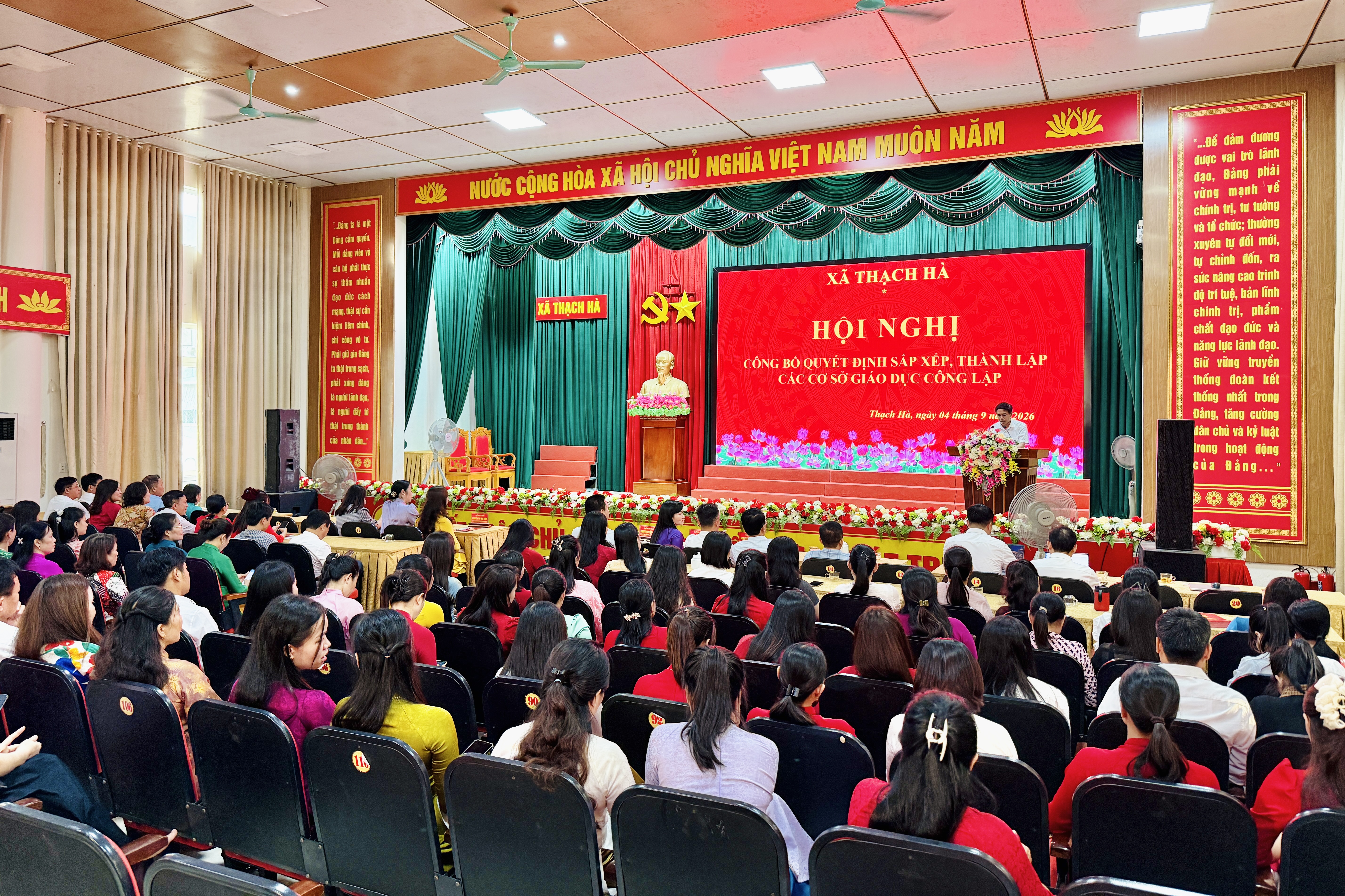 Thạch Hà công bố các quyết định thành lập cơ sở giáo dục công lập, tổ chức Đảng và công tác cán bộ