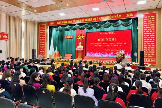 Thạch Hà công bố các quyết định thành lập cơ sở giáo dục công lập, tổ chức Đảng và công tác cán bộ 