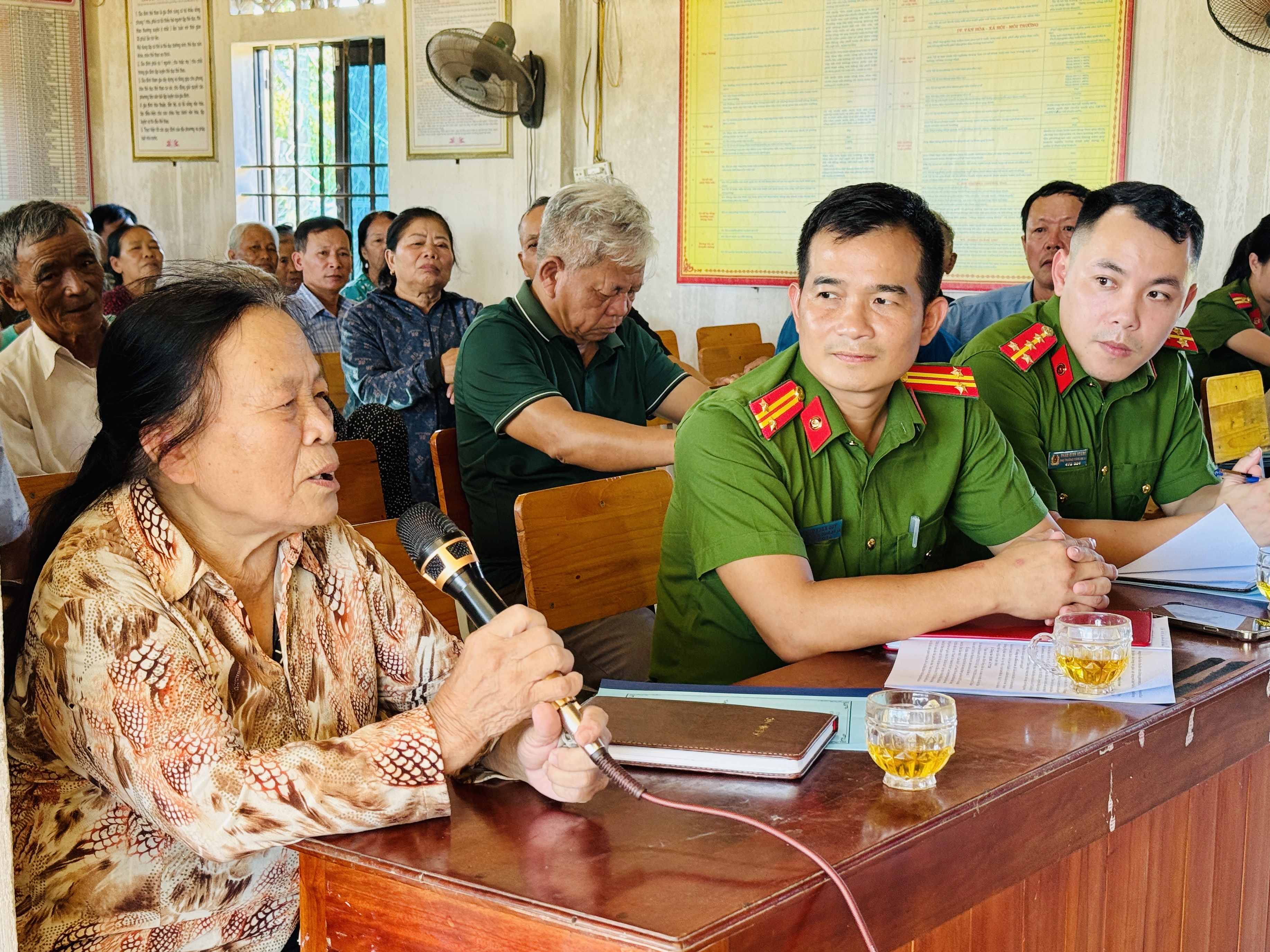 Công an xã Thạch Hà tổ chức hội nghị “Công an lắng nghe ý kiến Nhân dân”