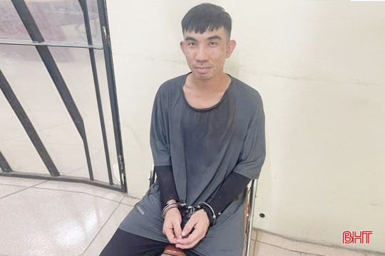 Mượn xe máy do bạn trộm được, đem đi cầm cố lấy tiền tiêu xài