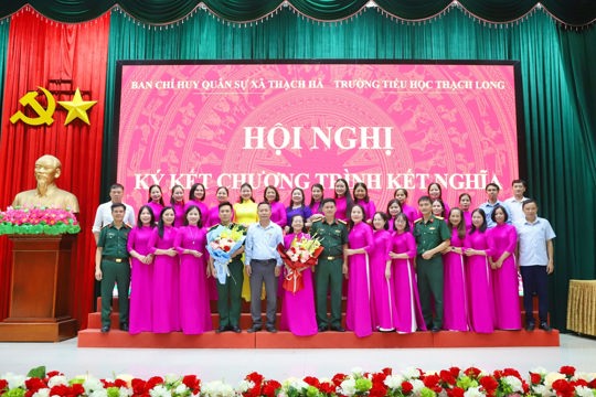 Ban Chỉ huy Quân sự xã Thạch Hà và Trường Tiểu học Thạch Long ký kết chương trình kết nghĩa