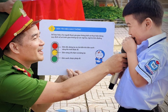 Công an xã Thạch Hà tăng cường tuyên truyền pháp luật, kỹ năng phòng ngừa cho học sinh