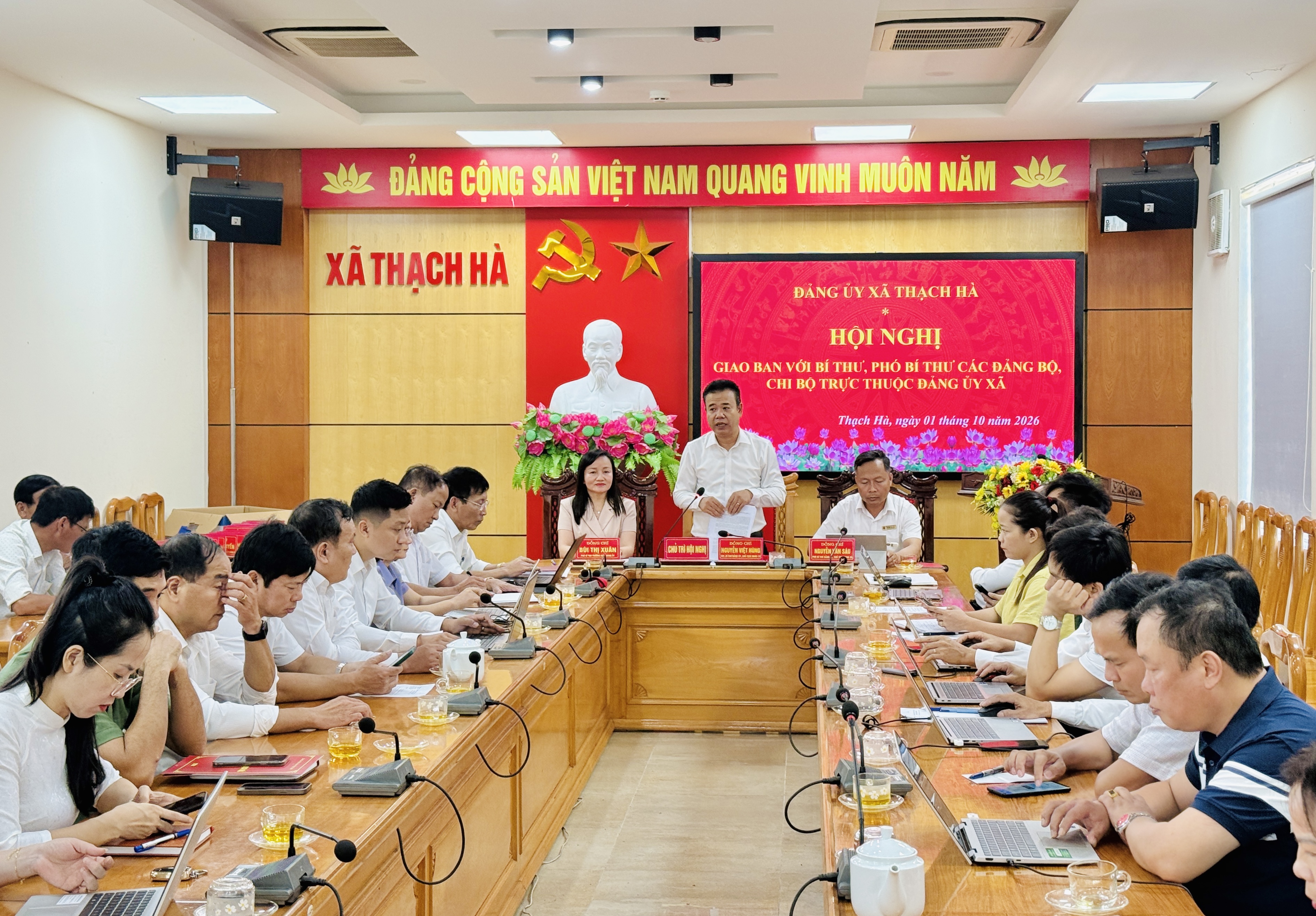Đảng ủy xã Thạch Hà giao ban với bí thư, phó bí thư các tổ chức đảng trực thuộc