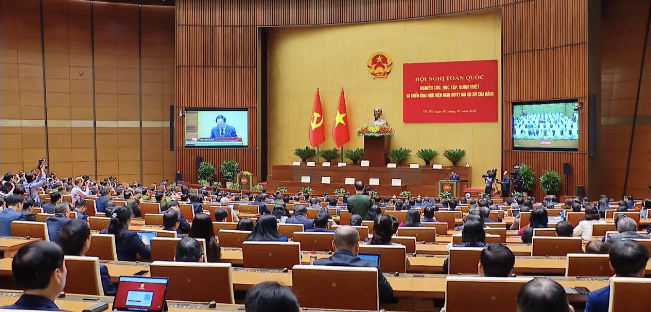 Cán bộ, đảng viên xã Thạch Hà nghiêm túc tiếp thu các nghị quyết quan trọng của Bộ Chính trị