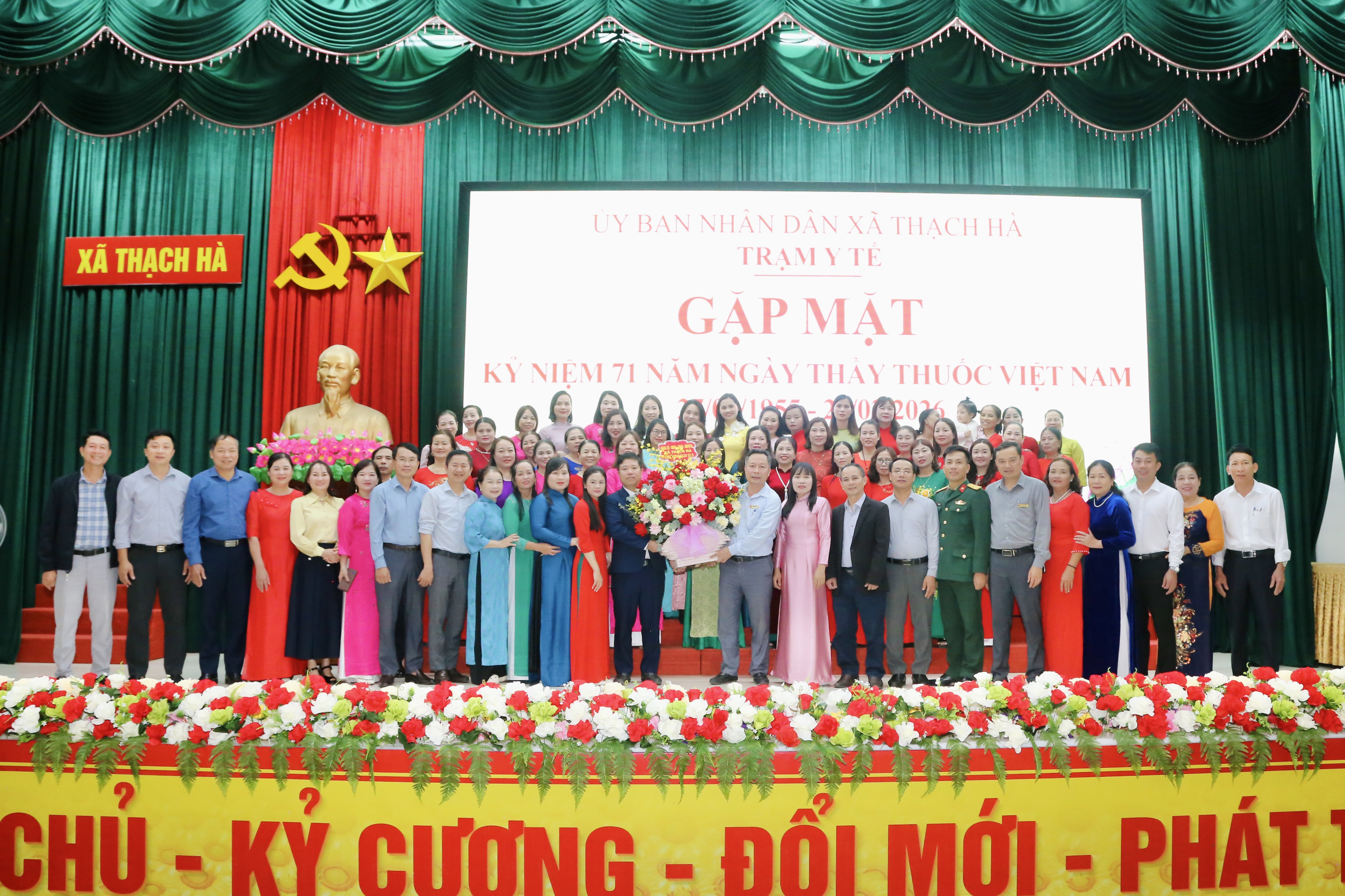 Long trọng chương trình gặp mặt kỷ niệm 71 năm ngày thầy thuốc Việt Nam