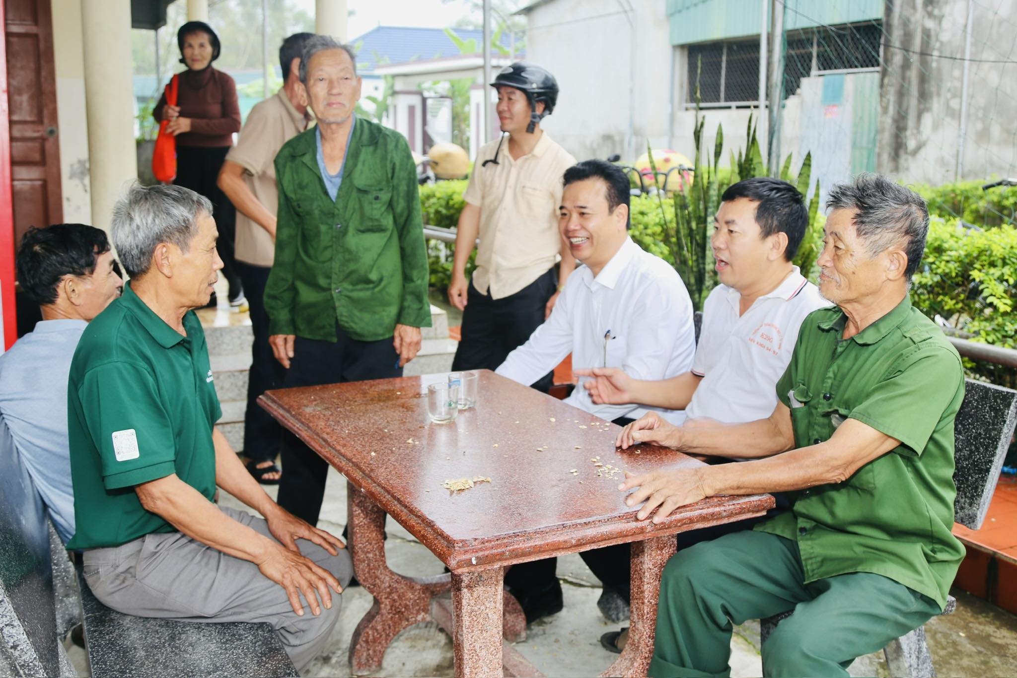 Sôi nổi, dân chủ hội nghị tiếp xúc cử tri với người ứng cử đại biểu HĐND xã tại đơn vị bầu cử số 2 