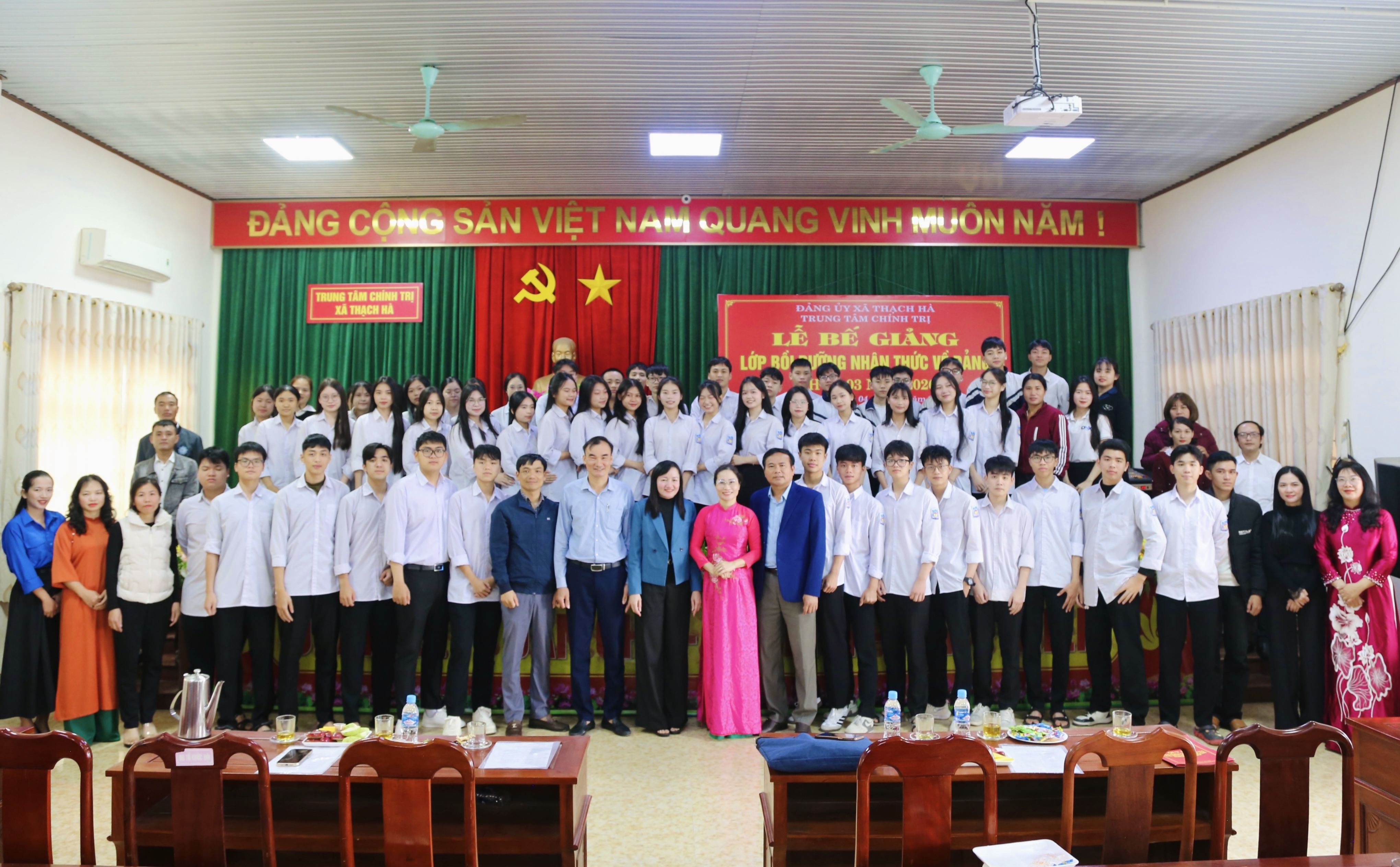 Trang bị nền tảng lý luận, bồi đắp lý tưởng cách mạng cho quần chúng ưu tú qua lớp bồi dưỡng nhận thức về Đảng 