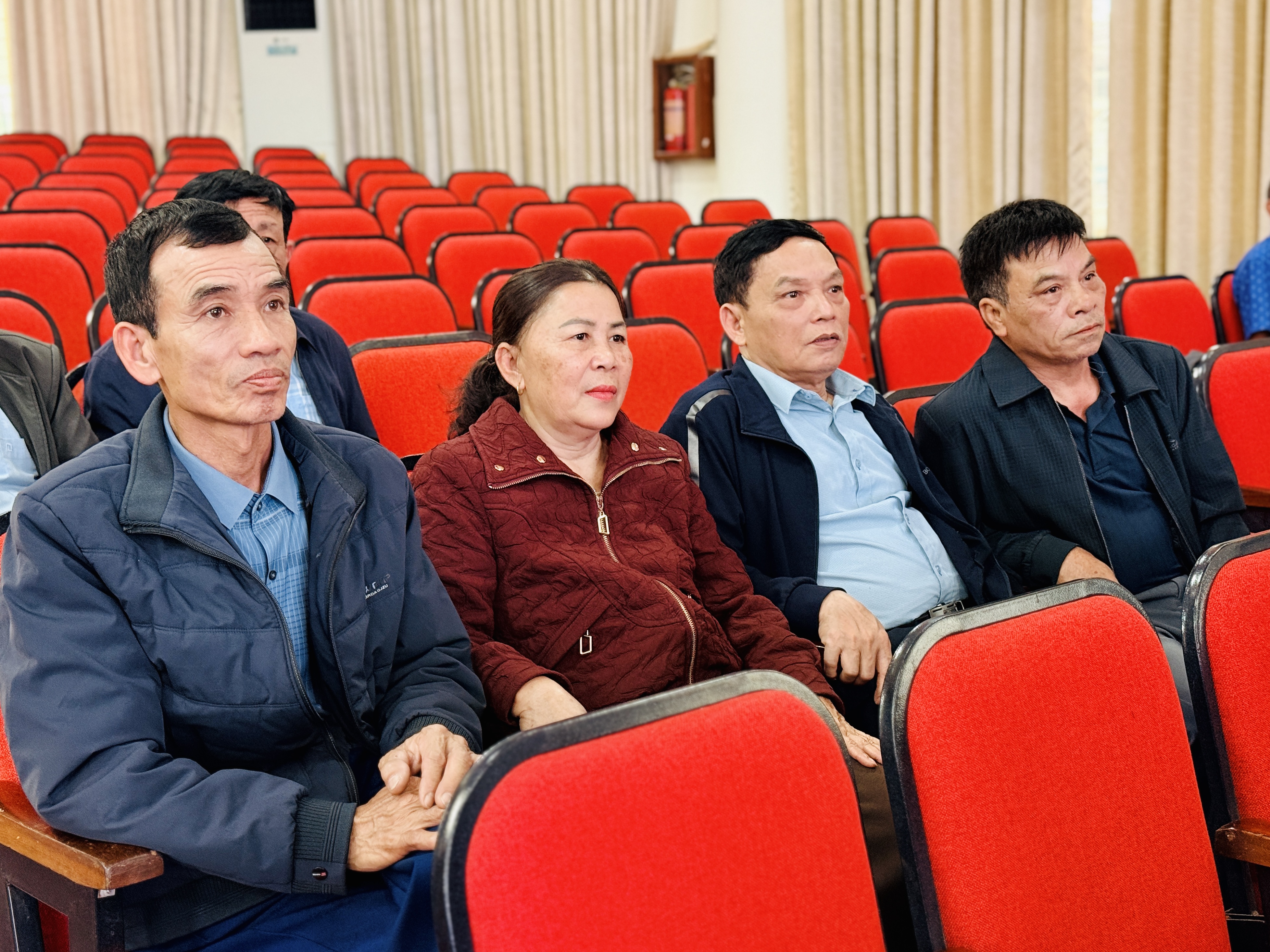 Cán bộ, đảng viên Thạch Hà nghiêm túc học tập, quán triệt nghị quyết Đại hội XIV của Đảng 